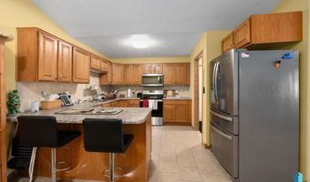 1012 E Magnolia Dr, Brandon, SD 57005