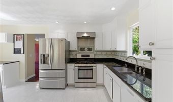 57 Hunters Crossing Dr, Coventry, RI 02816