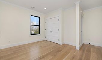 7 Champlin St, Newport, RI 02840