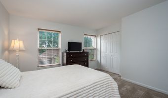 1231 Edgewater Ln, Antioch, IL 60002