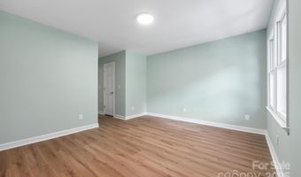 5206 Dunrobin Ln, Charlotte, NC 28226