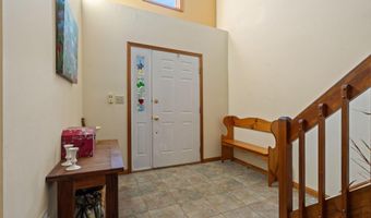 38 Woodside Dr, Albany, NY 12208
