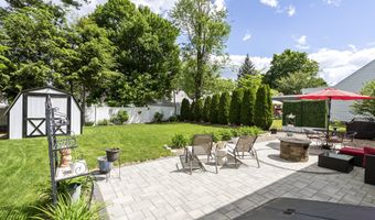 22 Rowe Pl, Bristol, CT 06010