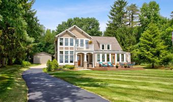 3235 Lakeview Dr, Allegan, MI 49010