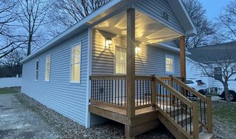 913 Pine Ave, Alma, MI 48801