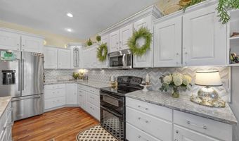 3352 Southridge Dr, Amana, IA 52203