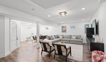 9817 FERNWOOD Rd, Bethesda, MD 20817