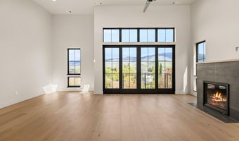 138 Clear Creek Dr, Ashland, OR 97520