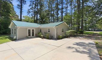 614 Country Club Dr, Arapahoe, NC 28510