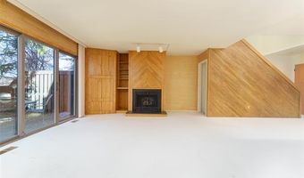 2155 Pauline Ct, Ann Arbor, MI 48103