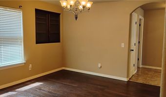 1911 Cypress St, Bentonville, AR 72713