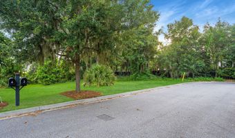 2 Creeks End Ln, Beaufort, SC 29902