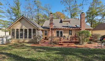 302 Fox Hollow Woods Dr, Ballwin, MO 63021