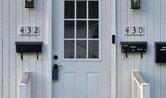 432 Pearl Harbor St 432, Bridgeport, CT 06610