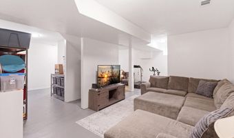 555 Egenolf Pl, Bayville, NJ 08721