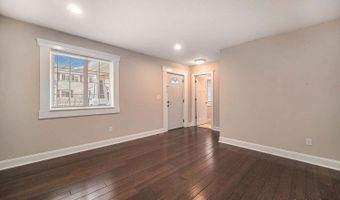 1 Maple Village Ct, Ann Arbor, MI 48103