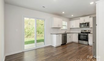15 Virginia Commons Dr, Arden, NC 28704