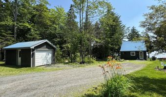 12 Beech Ridge Dr, Abbot, ME 04406