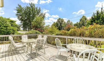 10 Janet Ct, Milltown, NJ 08850