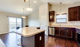 925 Meramec Grove Dr, Ballwin, MO 63021