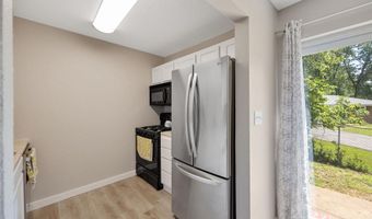 164 Burtonwood Dr, Ballwin, MO 63011