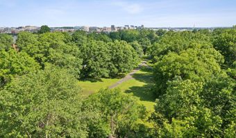 625 SLATERS Ln 201, Alexandria, VA 22314