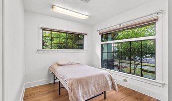 94 N 3rd St, Ashland, OR 97520