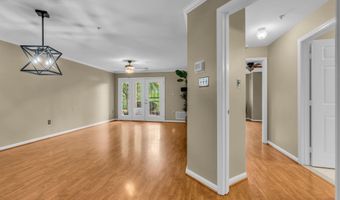 20593 CORNSTALK Ter 101, Ashburn, VA 20147