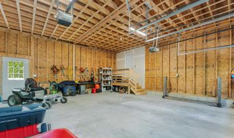 8 Locke Hill Ln, Barrington, NH 03825