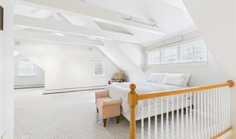 30 Taggart Ct, East Greenwich, RI 02818