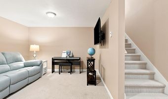 82 Pine Meadows Cir, Bennington, NH 03442