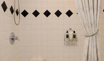 22 E 44TH St, Bayonne, NJ 07002