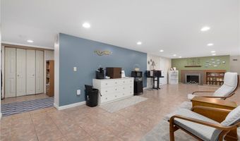289 Oliphant Ln, Middletown, RI 02842