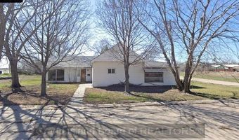 513 9th St, Aurora, NE 68818