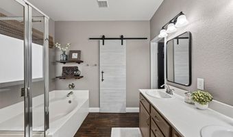 10661 Shelter Hill Ct, Las Vegas, NV 89129