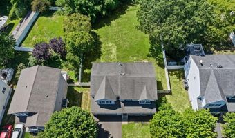 248 Church St, Belford, NJ 07718