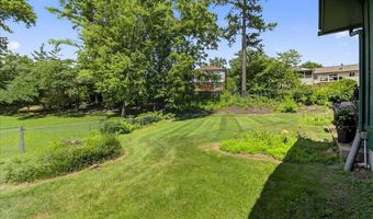 1009 Dutch Mill Dr, Ballwin, MO 63011