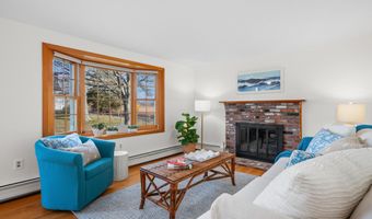 7 George St, Barnstable, MA 02630
