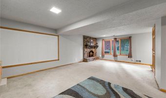 101 Hidden Meadow Ct, Apple Valley, MN 55124