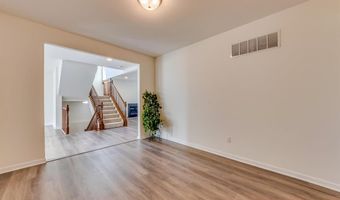 253 Village Creek Dr Dr, Ballwin, MO 63021