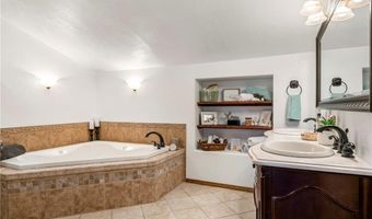 12460 Peach Orchard Rd, Bentonville, AR 72712