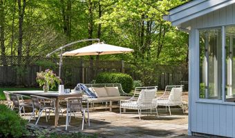 8 Twixt Rd, Cornwall, CT 06753