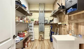 102 Doporto Ct, Carlsbad, NM 88220