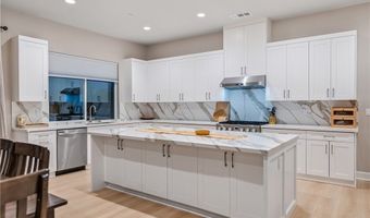 12961 Davona Dl, Apple Valley, CA 92308