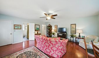 29 Park Ave, Belford, NJ 07718