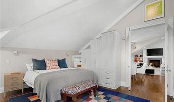 50 School St 7, Newport, RI 02840