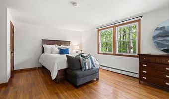 12 Lord Jeffrey Dr, Amherst, NH 03031