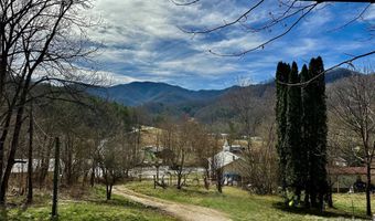 38 Buchanan Hill Rd, Bakersville, NC 28705