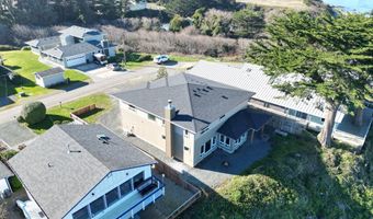 360 2ND St, Bandon, OR 97411