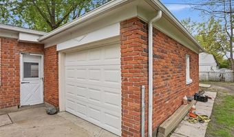 918 Columbia St, Algonac, MI 48001